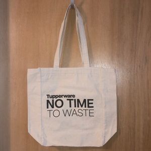 Tupperware tote